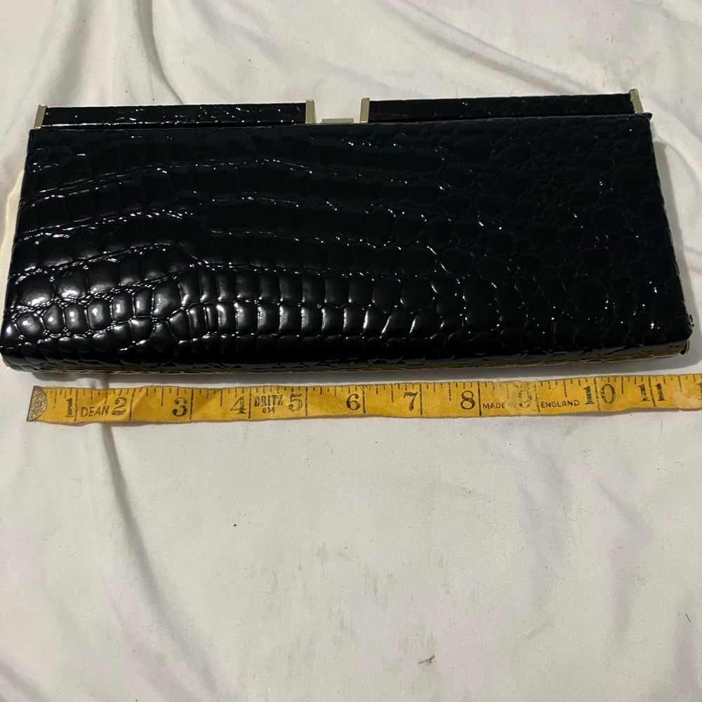 🆕 Joan Rivers Classics Collection Black Patent Leather & Gold colored Clutch